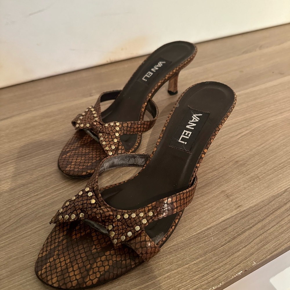 Vaneli Magod heels